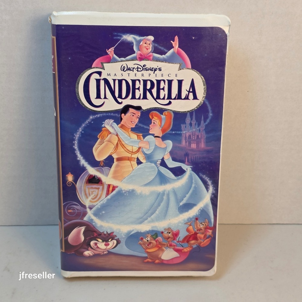 Cinderella VHS W/Clamshell Walt Disney Masterpiece